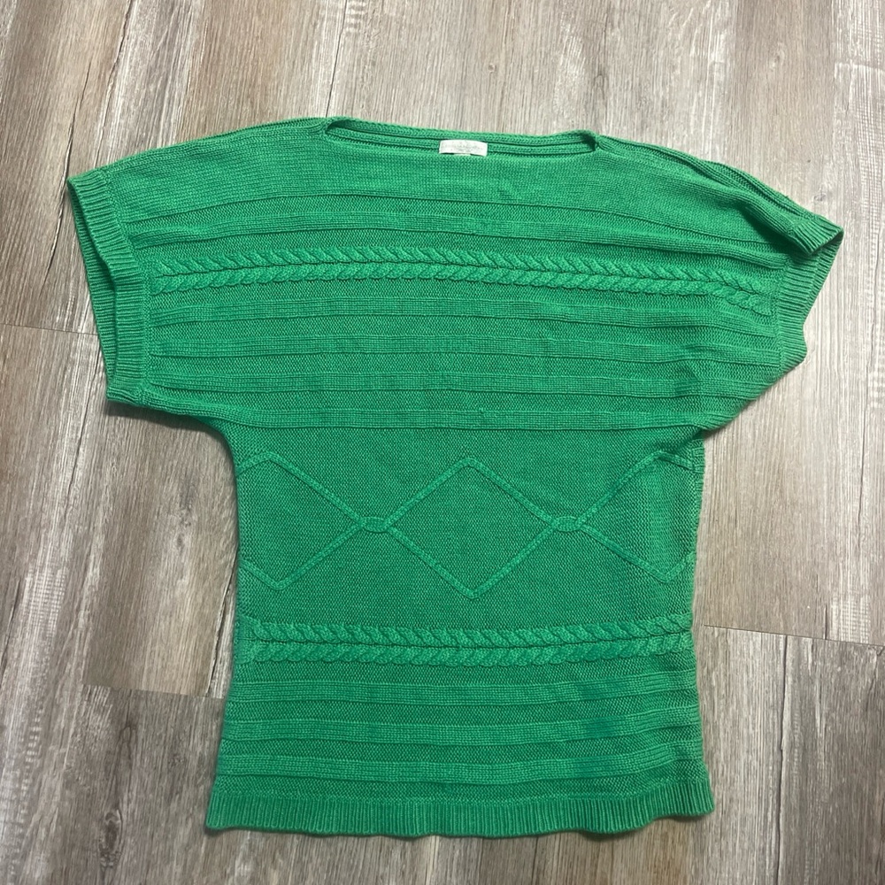 SOLD New York & Company Green Knit Short Sleeve Sweater Top M